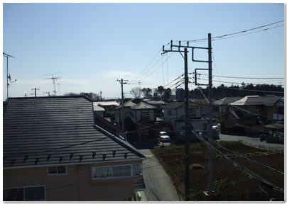 電柱あり、変圧器の影響もあり