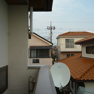 平面アンテナとBSを設置